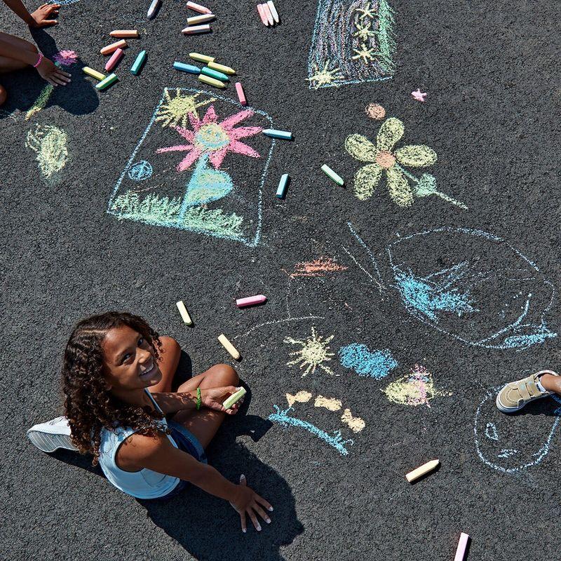 Crayola Смываемый мел для тротуара с блестками 24 цвета