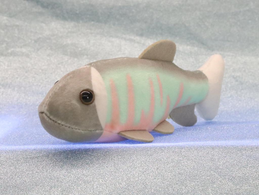 Игрушка плюшевая Рыбка Пиш Маленькая и Цветная - Нажмите на животик, чтобы издать пищащий звук - Оикава