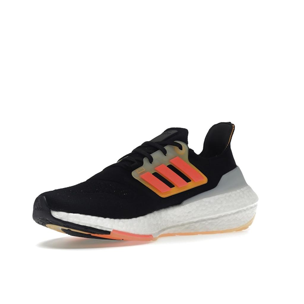 Adidas Кроссовки унисекс UltraBoost 22 Black Flash Orange Turbo GX5464