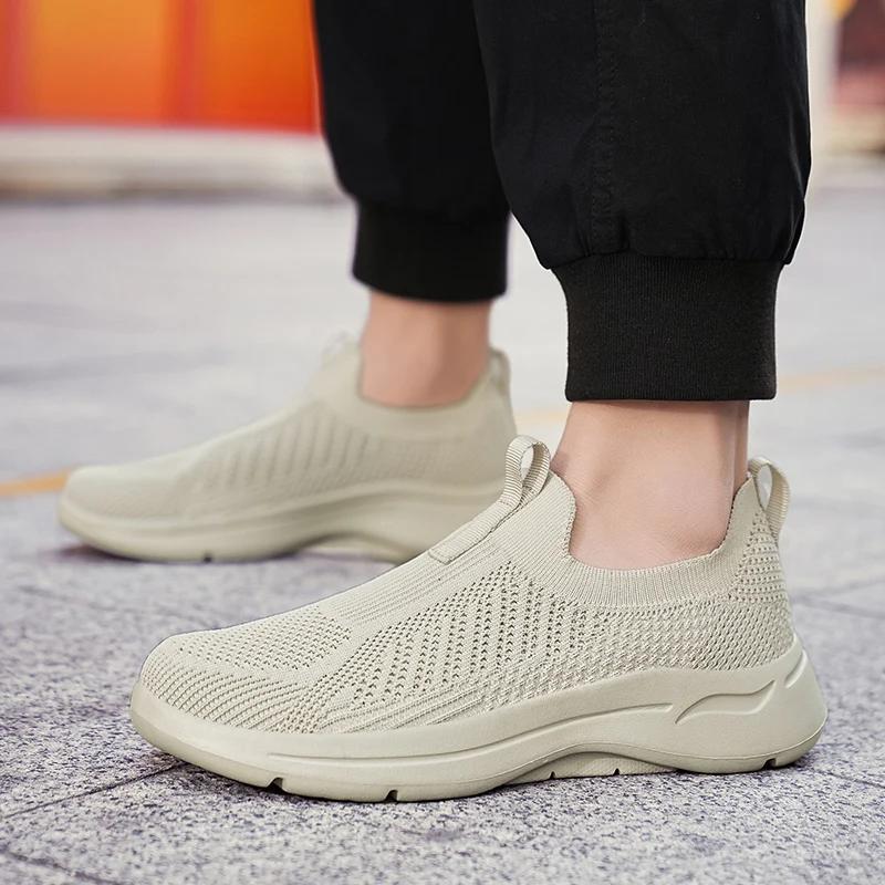 Summer Super Light Athletic Shoes for Men Fashion Hard-wearing Slip-on Male Footwear Breathable Casual Men Sneakers New
