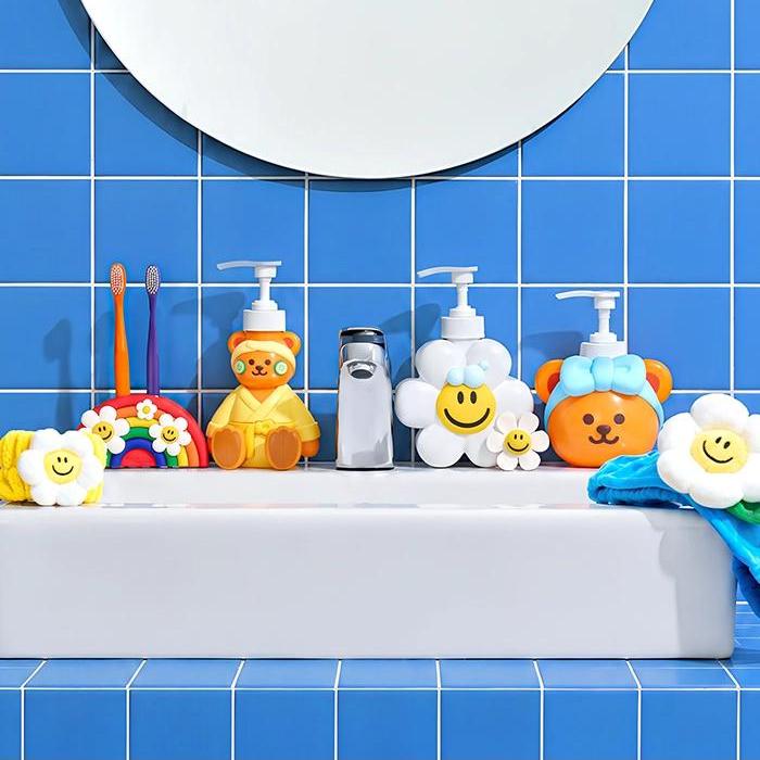 Wiggle Wiggle Liquid Soap Dispenser Refillable Pump Bottle (Bubbly Smile 700ml / Spa Time 300ml)