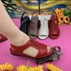 2024 летние новые сандалии для мам женские с плоской подошвой из мягкой кожи с мягкой подошвой для среднего возраста с плоской подошвой для среднего возраста и пожилых людей удобная обувь