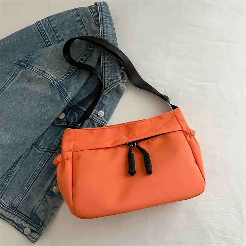 Повседневная сумка-тоут, корейская версия сумки через подмышку, модная летняя сумка большой вместимости для поездок на работу, новая сумка через плечо для женщин