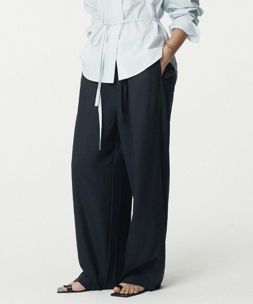 UMARMUNG Japanese Tropical Wool Fluid Pants_Midnight