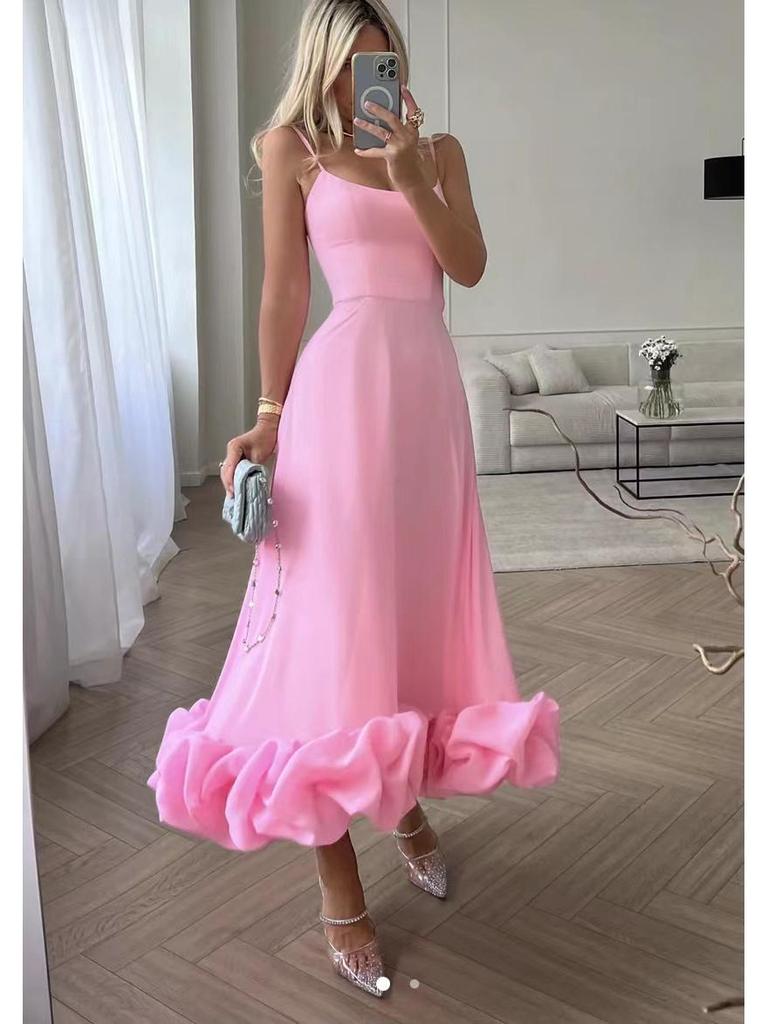 Платье-трапеция с цветочным принтом и объемными цветами весна/лето 2023 г.