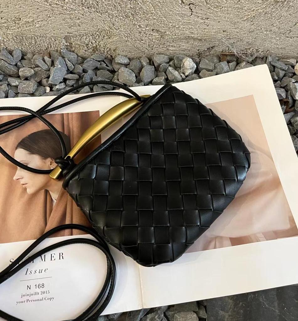 Женская сумка-мессенджер из высококачественной плетеной кожи 2023 года – универсальный стиль через плечо/мессенджер