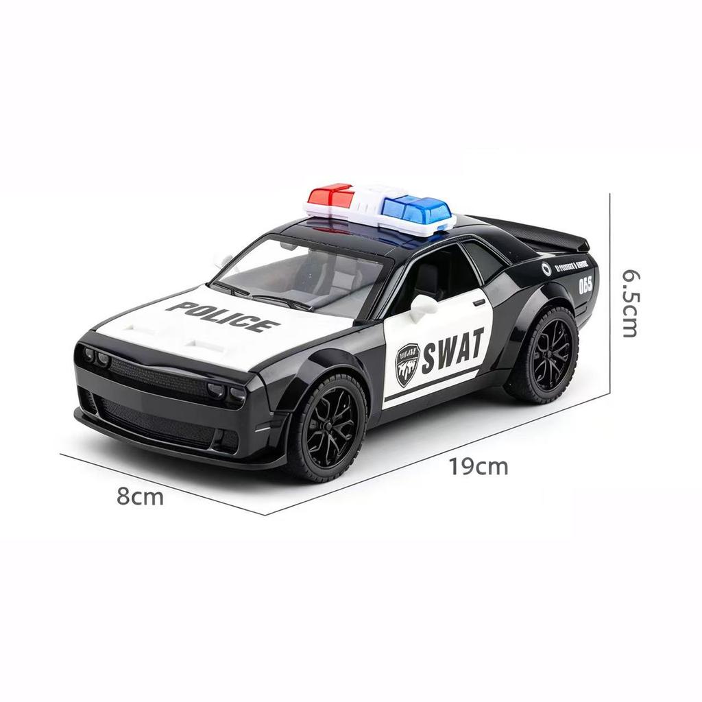 A model toy car with lighting and sound functions. Does not include the battery. The car door can be opened.
