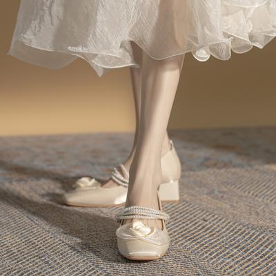 Французские туфли Мэри Джейн с квадратным носком, женские, весна-лето 2025, новая коллекция, толстый каблук, средний каблук, женские туфли, универсальные атласные туфли с цветком