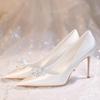 2025 Сатиновые Свадебные Туфли на Высоком Каблуке: Белые, Сексуальные Французские Каблуки-Котята для Подружек Невесты и Свадеб