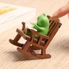 Ручная работа DIY Микро Кресло-качалка Кресло-качалка Дизайн с книгой Кофе Милая лягушка Толстая Миниатюра Украшения для дома, спальни, офиса