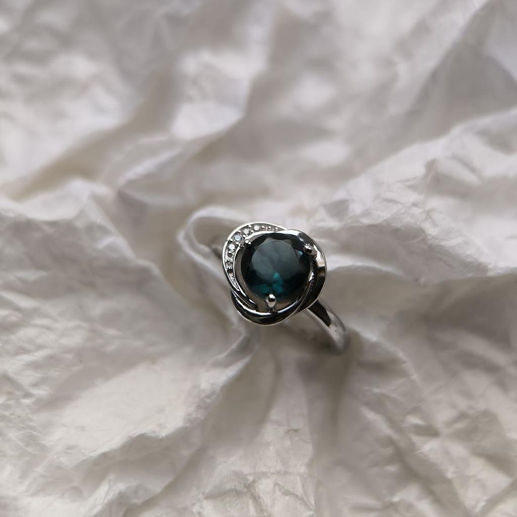 Silver Ring with London Blue Topaz 1.091ct, Cubic Zirconias, Item Weight 3.05 Gr (2178026)
