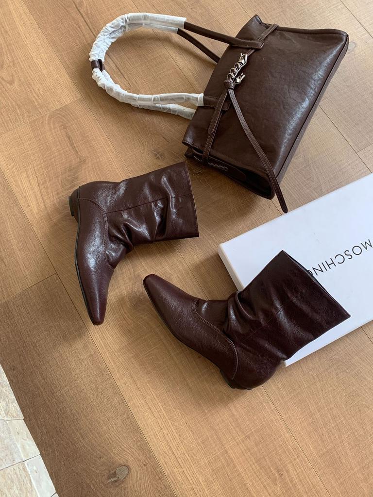 2025 New niche square head fashion short boots women's trendy design sense pleated piled boots soft leather thin wide boots women