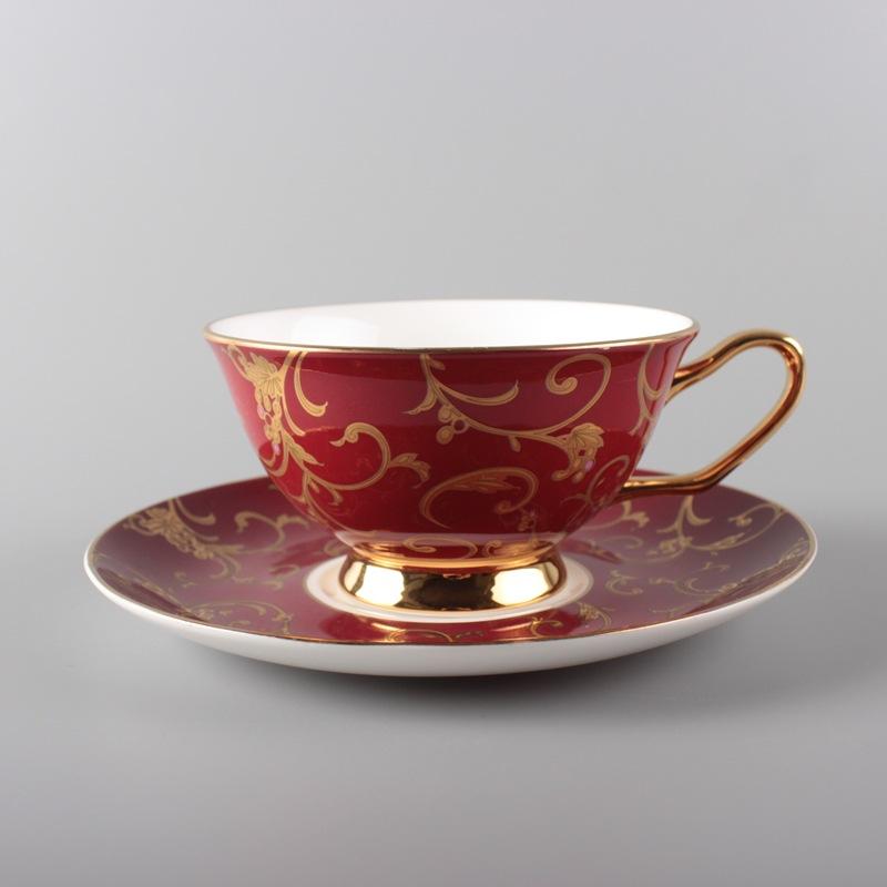 1 комплект, винтажный набор чайных чашек из костяного фарфора, изысканная керамическая кофейная чашка с цветочным узором и золотой отделкой, декор для столовой и стола