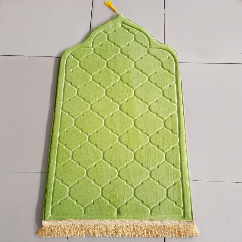 Soft Worship Kneel Travel Prayer Rug Non-slip Prayer Mat Flannel Carpet for Muslim Ramadan Embossing Floor Carpets Portable