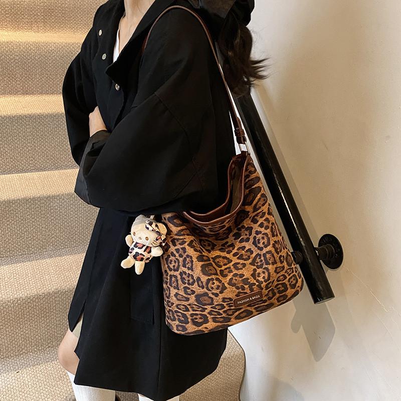Ielgy Large-Capacity All-Match One-Shoulder Tote Bag Autumn Winter Retro Niche Leopard Print Cross-Body Commuter