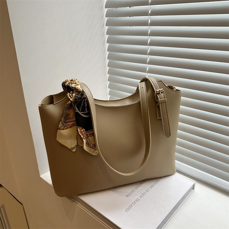 Early Spring New High-end Solid Color Tote Bag Silk Scarf Shoulder Bag Large-capacity Commuter Women's Bag Simple and Versatile