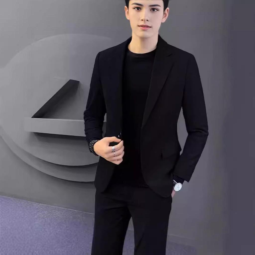 Мужской приталенный пиджак во французском стиле с подплечниками – легкий, строгий, повседневный и официальный.