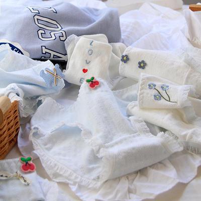 Женские хлопковые трусы средней посадки с оборкой C091