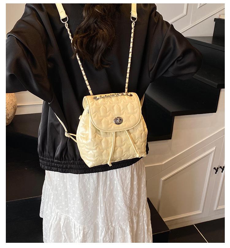 Премиальная текстура модный универсальный модный тренд рюкзак женский 2025 лето новый простой и легкий маленький рюкзак