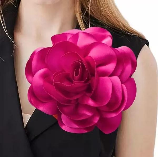 19cm Rose Flower Brooches Lapel Pins Dainty Satin Fabric Brooches Big Camellia Flower Brooch Pin for Women Wedding Part Dance Clothes Accessories