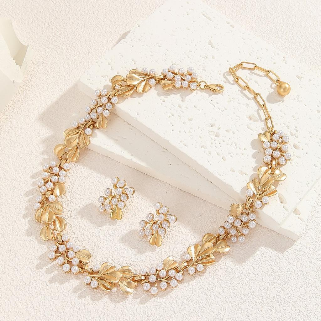 High-End Gold Plated Wheat Retro French Flower Necklace Earrings Set Zircon Pearl Copper Fine Medieval Vintage Clavicle Gift