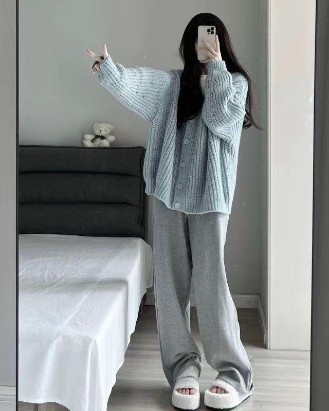 Женский кардиган нежно-розовой вязки - Свободный, нежный стиль для весны и осени