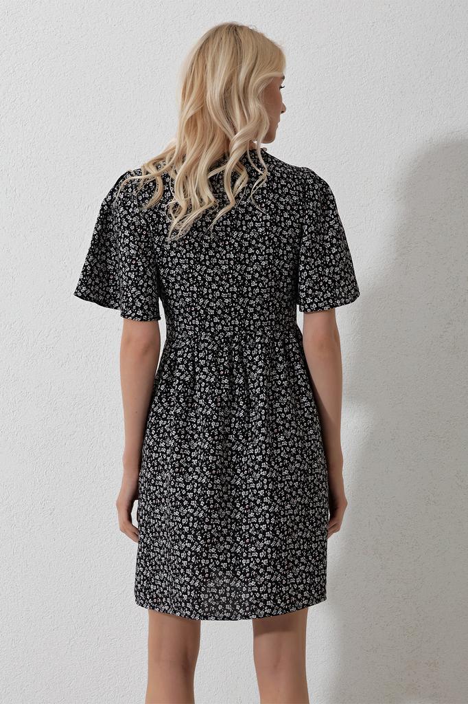 Женское платье, новый сезон, модное черное тканое платье с v-образным вырезом и короткими рукавами, юбка с цветочным узором и воланами