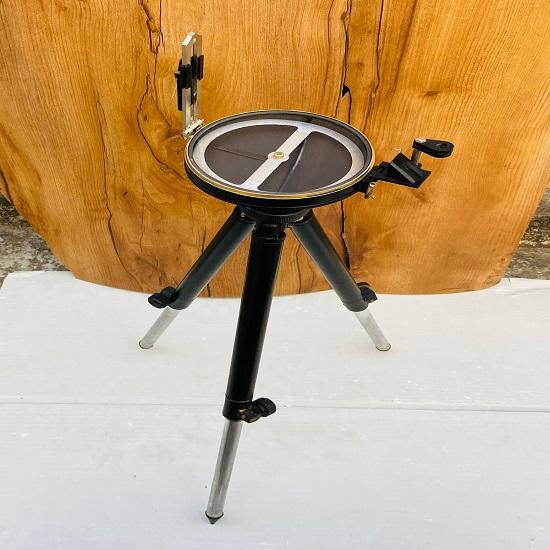 Старинный старинный латунный компас Морской геодезический компас Рабочий ручной работы с регулируемым штативом Призматический компас Алюминий, корпус из латуни