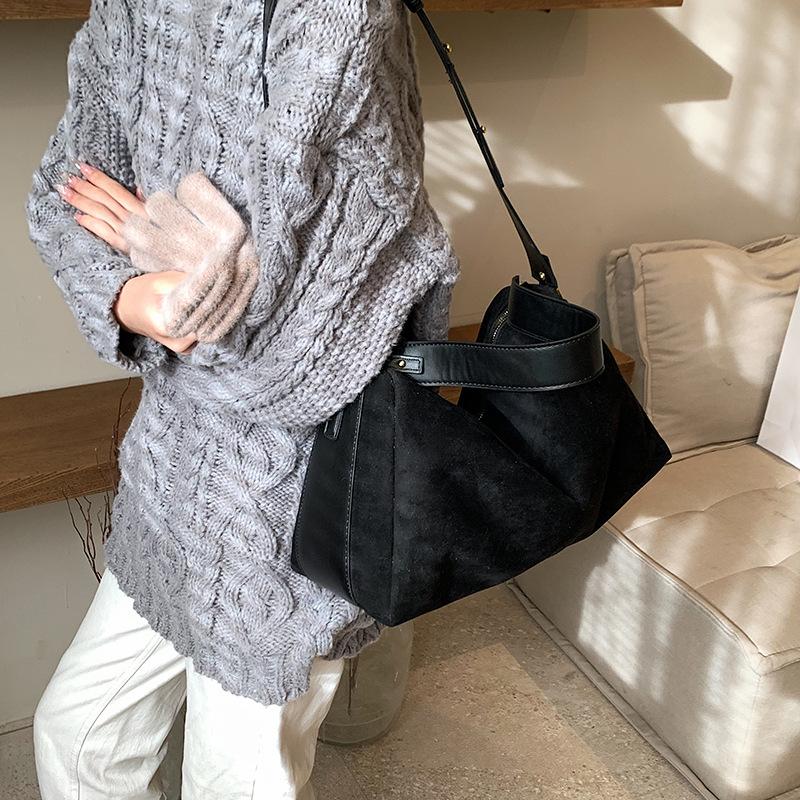 Brand design faux suede Female Messenger Crossbody bag Wide strap Shoulder Bag for lady handbag big capacity bolsos totes brown