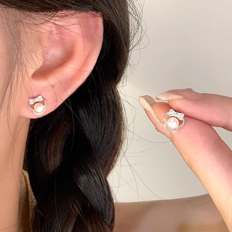 All-body Temperament Bow Tie Pearl Mickey Earrings for Women's Ear Piercing Ear Bone Nails Sweet and Cute Earrings