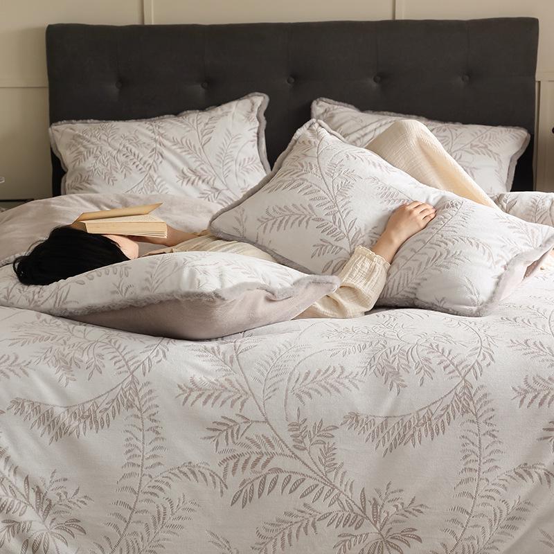 320г Супер Теплый Зимний Молочный Вельвет 4 Предмета Постельного Белья из Кораллового Флиса с Двусторонним Флисом - Простыня и Пододеяльник в Комплекте