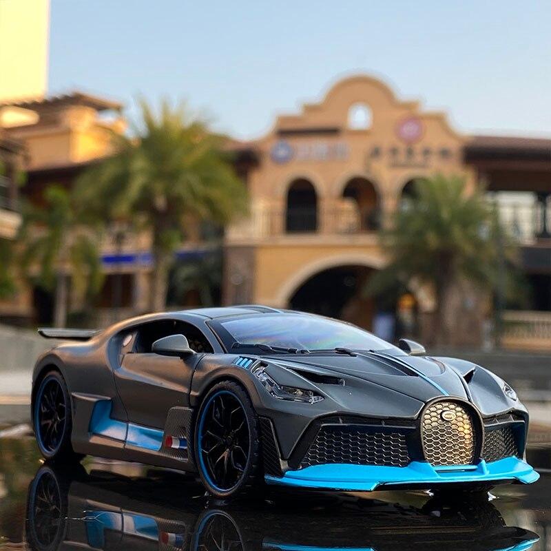 1 :32 Bugatti Veyron Divo Alloy Sports Car Model Diecast Metal Toy Vehicles Car Model Simulation Sound Light Collection Kids Gift