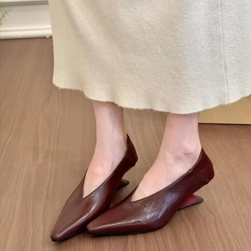 Удобные Мягкая Кожа Стиль Дизайнерские Туфли Женские Остроносые Нескользящие На Танкетке Вечерние Женские Туфли Для Улицы Повседневные Высокие Каблуки