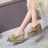 Женские шлепанцы на платформе, летние пляжные шлепанцы на танкетке, повседневные золотисто-серебряные мюли, роскошные босоножки на высоком каблуке, свадебная обувь
