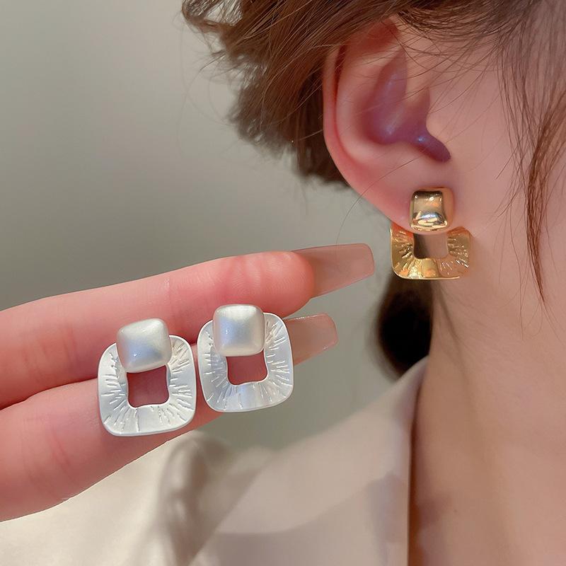 Hollow Square Earrings Niche Metal Design Stud Earrings Fashion Temperament Earrings Women