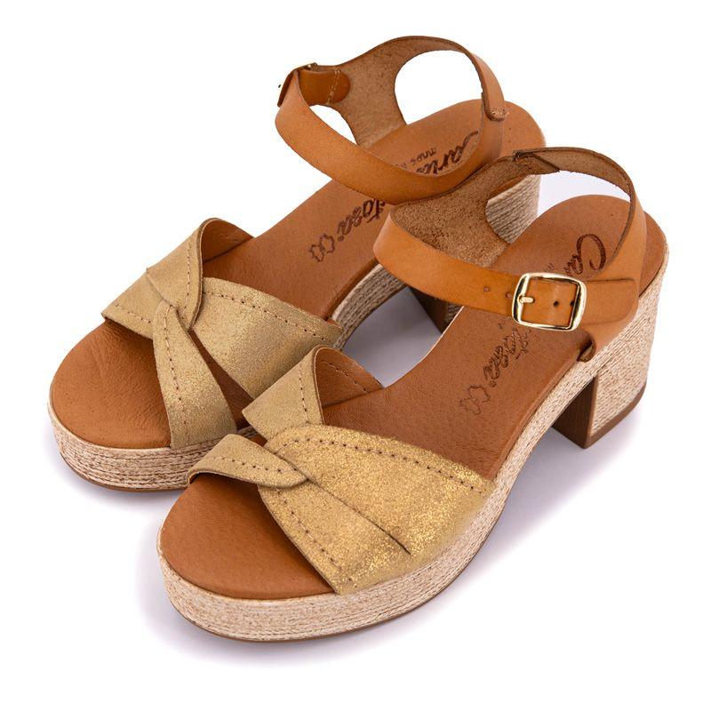 Бежевые босоножки на танкетке с пряжками Женский CARLA TORTOSA