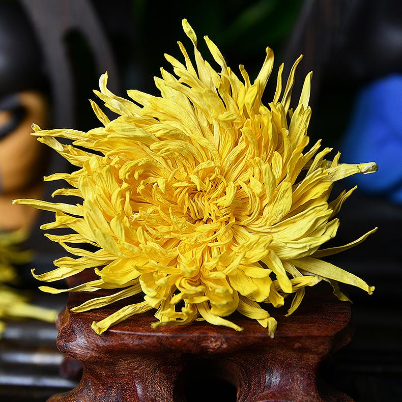 Отличительные сорта чая: Откройте для себя Тегуаньинь, молочный улун, хризантему, пуэр, листья лотоса, заботу о печени, черный улун и обжаренные на древесном угле чаи