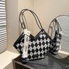 Клетчатая сумка через плечо женская 2025 зима новая модная с чувством стиля большая вместимость сумка-тоут для поездок на работу сумка под мышкой женская