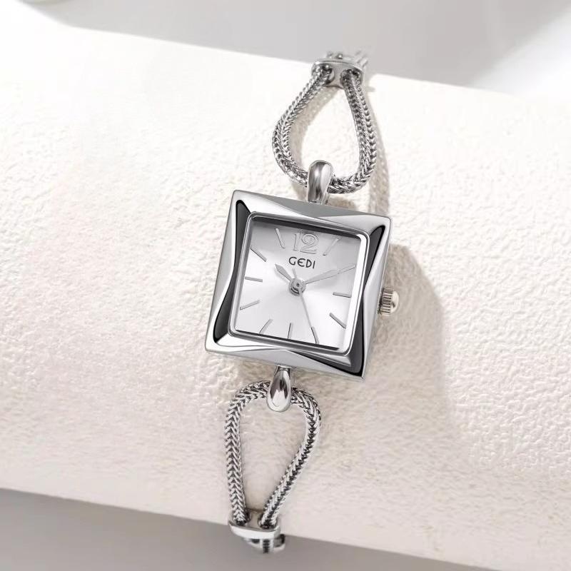 New Women'S Luxury And Elegant Small Square Watch With A Steel Bracelet, A Versatile Quartz Wristwatch With A Thin Strap.