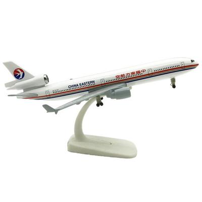 Модель самолета China Eastern Airlines MD-11 с подставкой, 20 см (1:Масштаб 300)