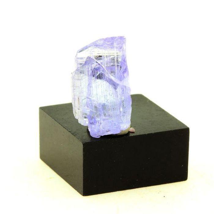 Pierres et Minéraux. Tanzanite. 7.55 ct. Merelani Hills, Lelatema Mts, Tanzanie.