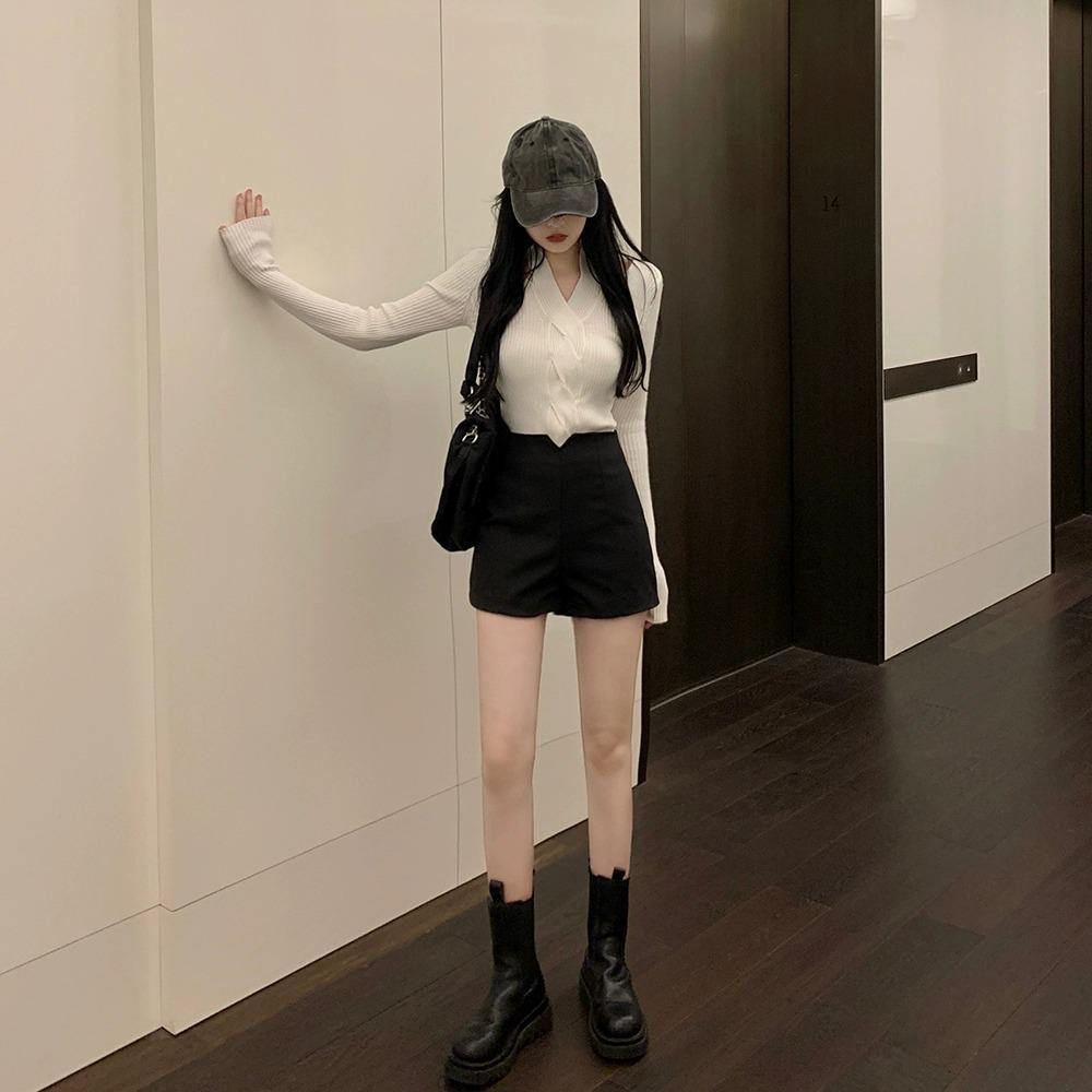 Женские шерстяные шорты с высокой талией - Универсальные осенне-зимние шорты-буткаты черного/абрикосового цвета.