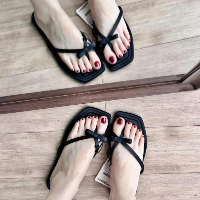 Женские тапочки Новые летние дизайнерские тапочки Модные сандалии-шлепанцы с перемычкой для пальца на плоской подошве Уличная повседневная пляжная обувь Слайды Женские