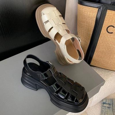 Модные сандалии для женщин, римские сандалии Baotou на толстой подошве, летняя повседневная обувь на толстом каблуке, новые модные плетеные полые сандалии Mujer 2024