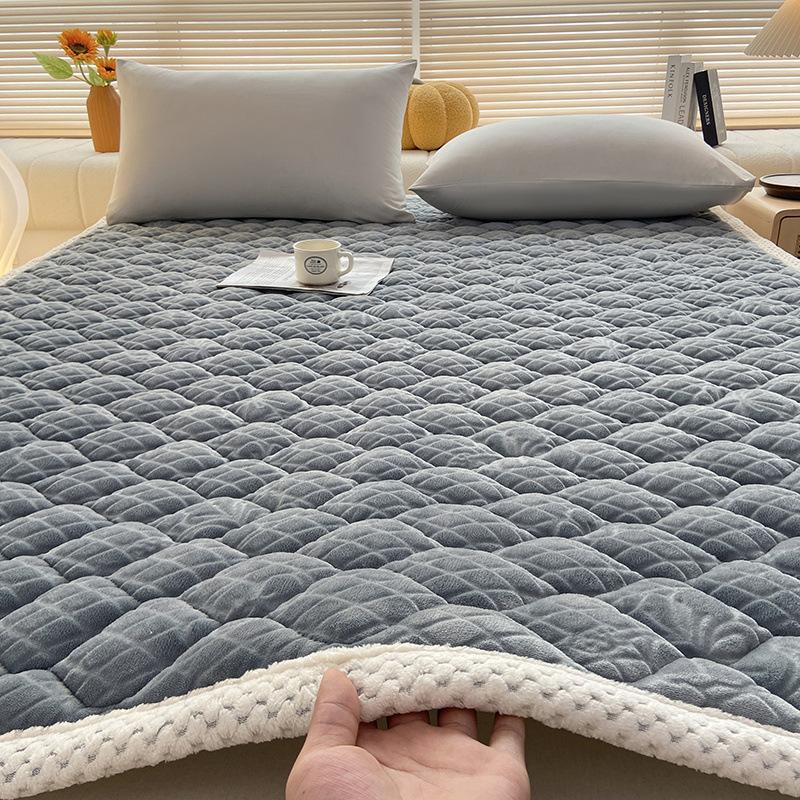Thickened Velvet Mattress Topper Winter Milk Velvet Pad Bed Mattress Household Foldable Sleeping Bedding Mat For Home Bedroom