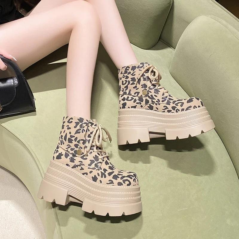 Модные женские ботильоны на платформе с леопардовым принтом 10 см, высокие каблуки, зимние замшевые теплые меховые зимние ботинки 2025 года, трендовые женские осенние ботинки на шнуровке