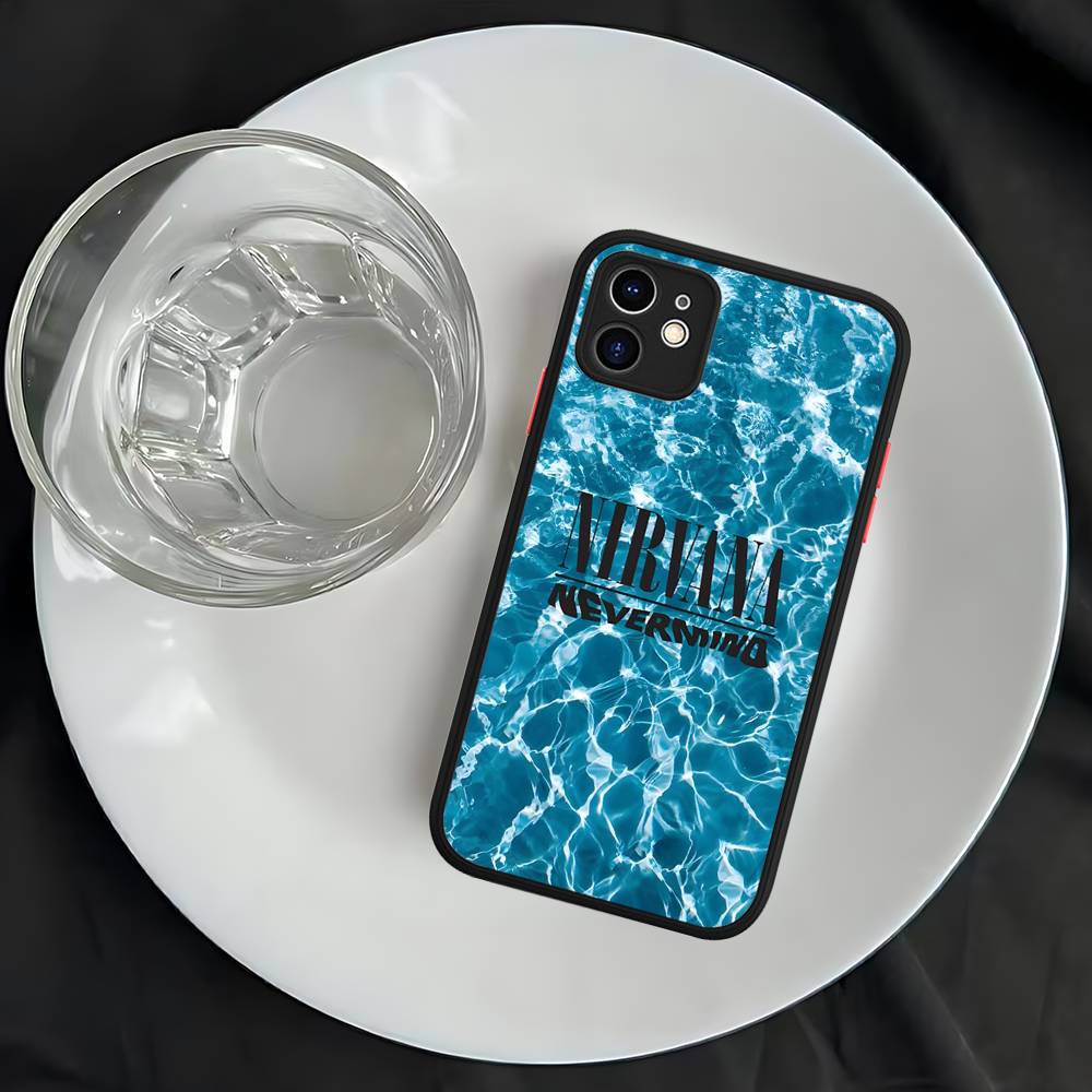 N-Nirvanaes Rock Band For IPhone 16 15 14 11 12 13 Pro Max Plus X XS MAX Matte Soft Back Phone Cover Case