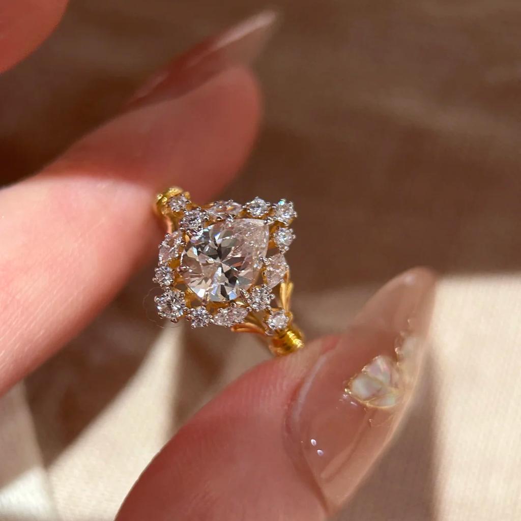 Vintage European Medieval Water Drop Ring Style Luxury Fashion Medieval Diamond Inlaid Pear-Shaped Wedding Ring Women'S Ring