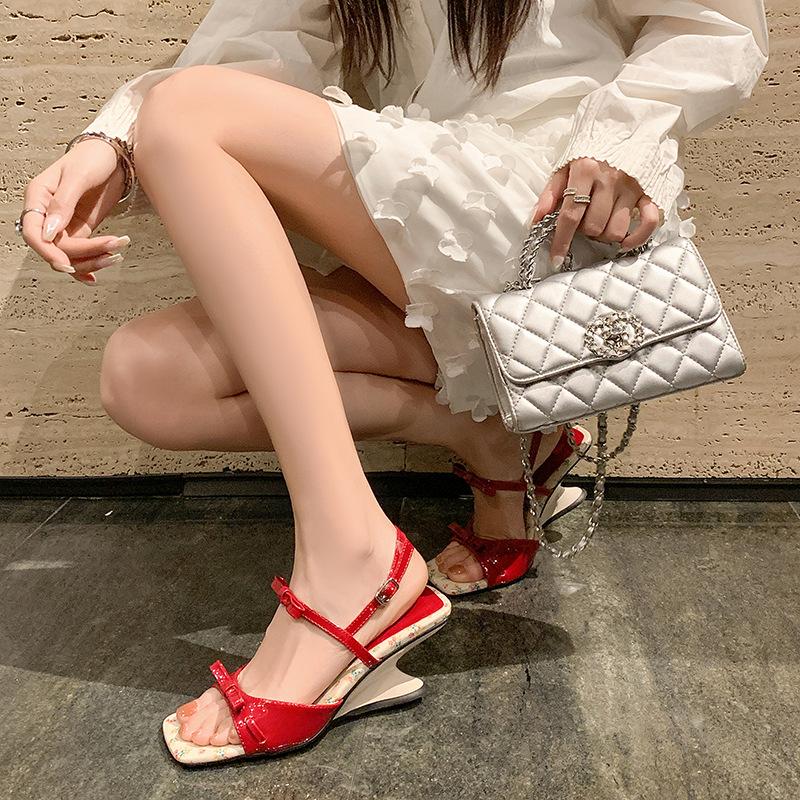 Модные туфли на наклонном каблуке, Нишевый дизайн, Босоножки с открытым носком, Сказочные туфли, Новый стиль 2025, Квадратный носок, Тонкий ремешок, Римские туфли с бантом