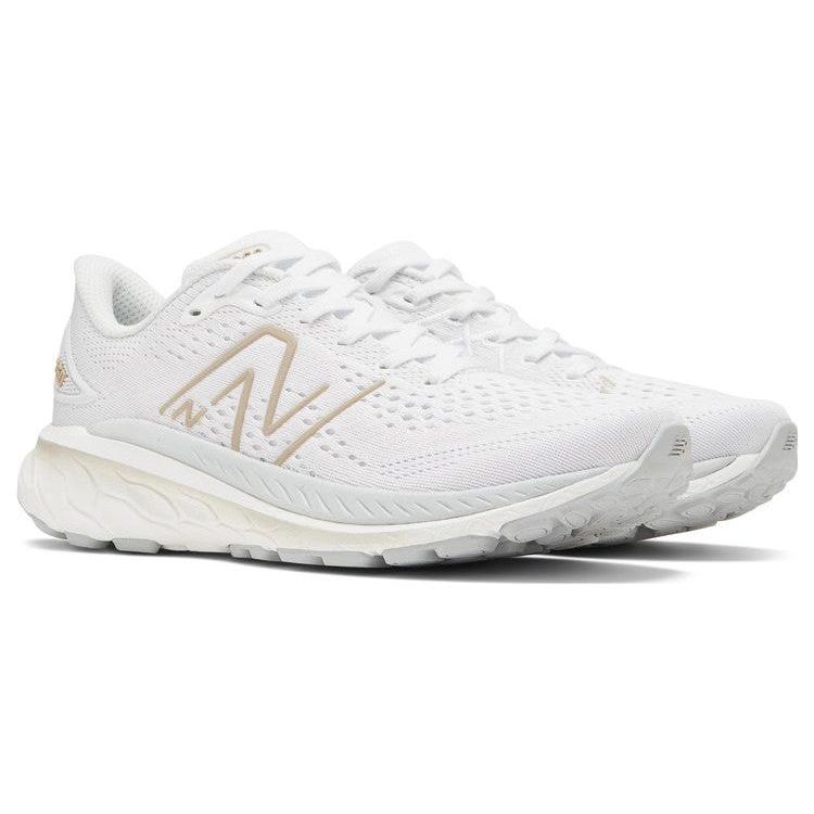 New Balance Fresh Foam X 860v13 Женские кроссовки белого светло-золотистого цвета с металликом светло-алюминиевые W860W13